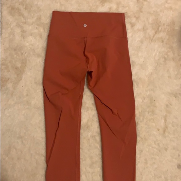 Lululemon cropped leggings - Picture 2 of 2